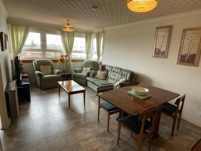 West End Hidden Gem - Modern 2-Bedroom Apartment With Residents Patio Γλασκώβη Εξωτερικό φωτογραφία